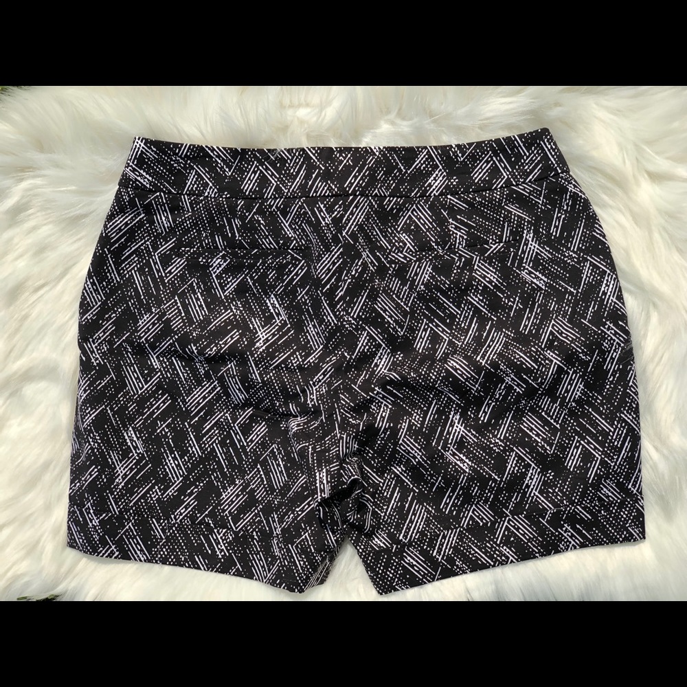 Shorts - Picture 2 of 5
